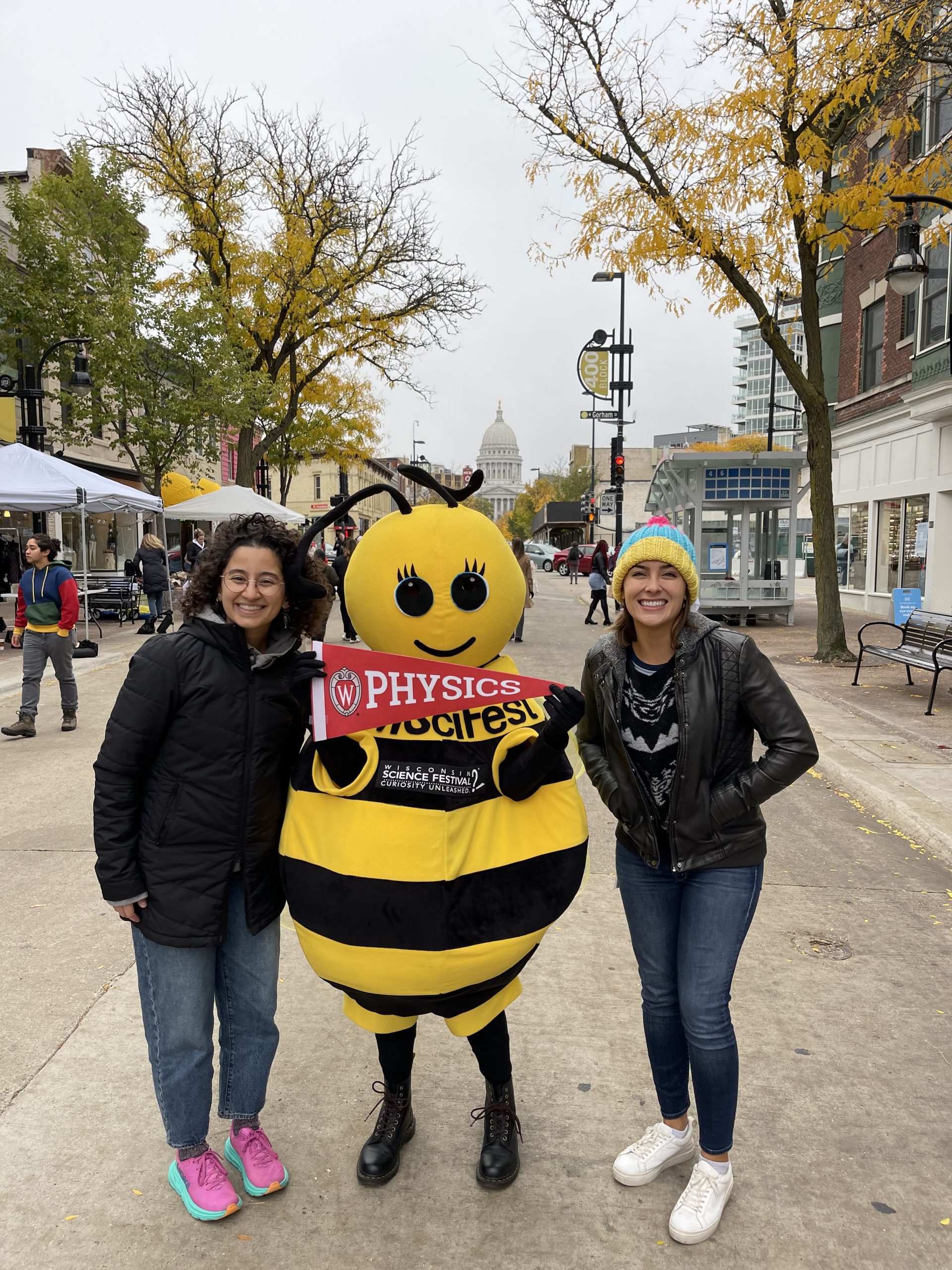 Wisconsin Science Festival! Bergmann Research Group UWMadison